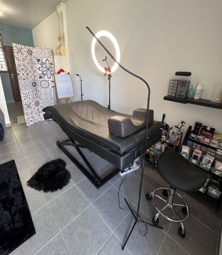 Studio Amanda Cohen – espace privé d’extensions de cils à Cayenne (Guyane)